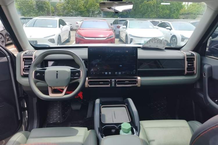 Used iCAR 03 2024 401km Two-Wheel Drive Standard Advanced Version Center Console