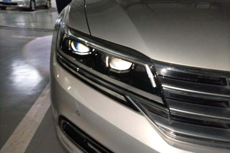 Used Volkswagen Phideon 2018 Revised Version 380TSI Two-Wheel Drive Business Edition
