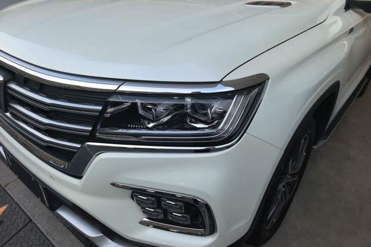 Used Roewe RX8 2018 30T Smart Connectivity All-Wheel Drive Supreme Edition
