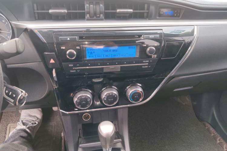 Used Toyota Corolla 2014 1.6L CVT GL Audio And AC Panel