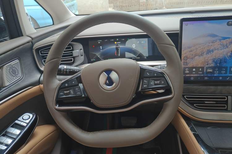 Used Denza D9 2024 DM-i 1050 Luxury Model Steering Wheel