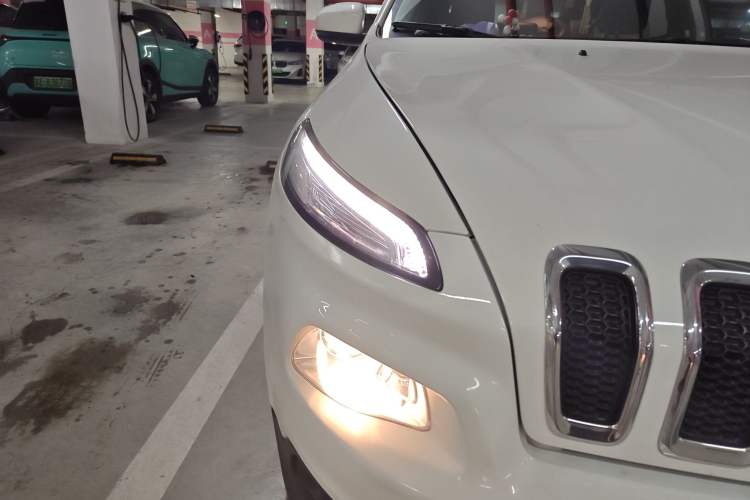 Used Jeep Cherokee 2017 2.4L Leading Edition