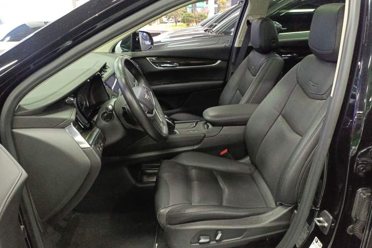 Used Cadillac XT5 2018 25T Luxury Model