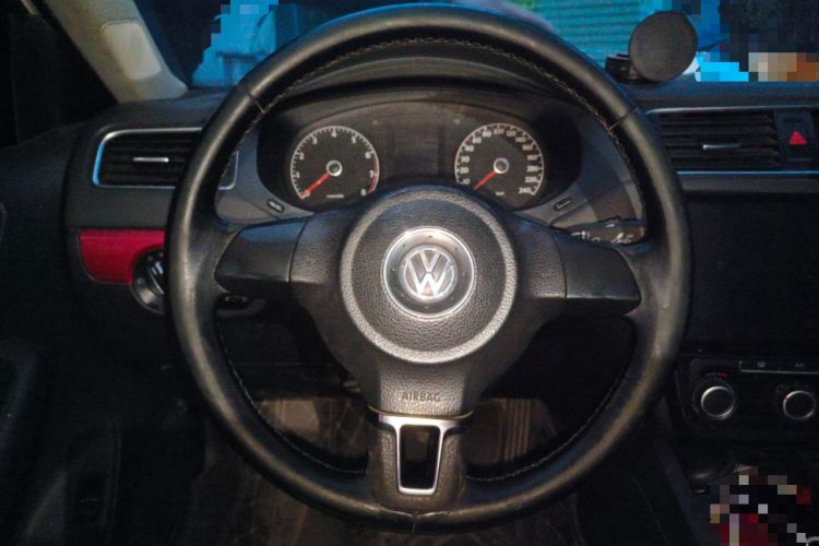 Used Volkswagen Sagitar 2014 Revised Version 1.6L Automatic Comfort Edition Steering Wheel