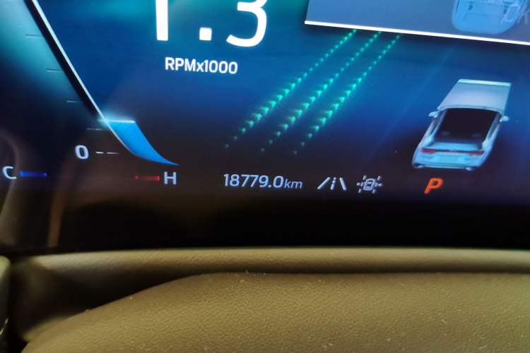 Used Ford Mondeo 2025 2.0T EcoBoost Luxury Version Odometer Close Up