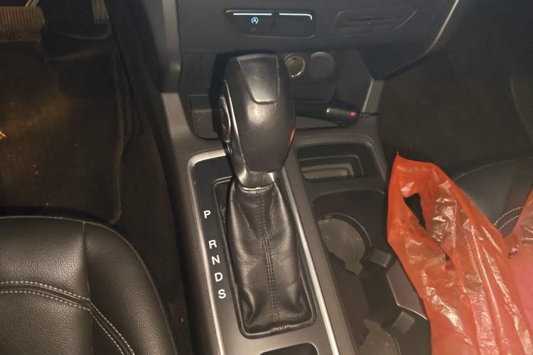 Used Ford Kuga 2019 EcoBoost 180 Two-Wheel-Drive Platinum Edition China V Standard Gear Lever