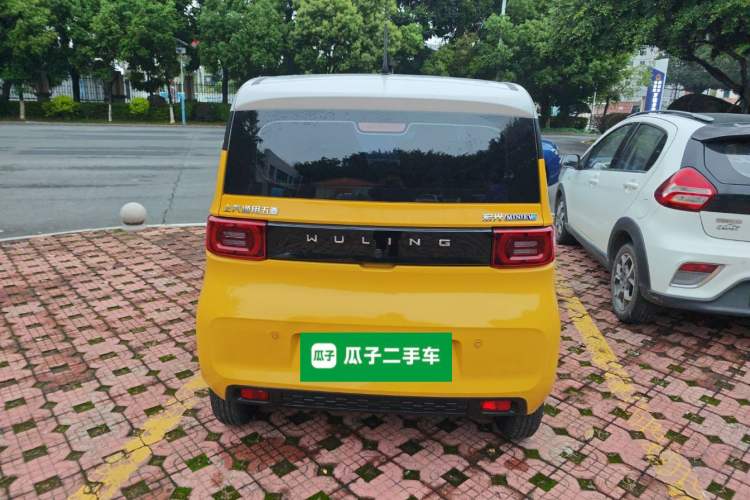 Used Wuling Hongguang MINIEV 2022 Macaron Fashion Edition Lithium-Nickel-Cobalt-Alpha-oxide Rear