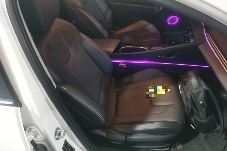 Used Hyundai Elantra 2022 1.5L CVT LUX Prestige Edition Right Front Seat