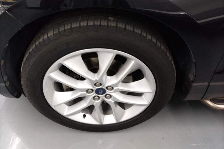 Used Ford Edge 2015 2.0T GTDi Four-Wheel Drive Prestige Model