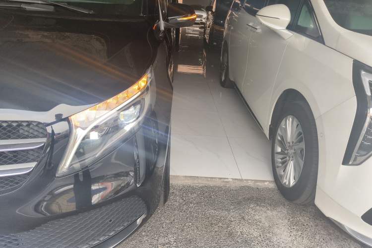 Used Mercedes-Benz V-Class 2021 V 260 Avantgarde Edition Left Front Headlight