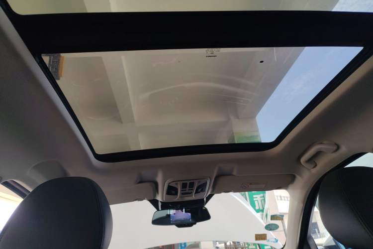 Used Haval H6 2017 Red Label 2.0T Automatic Two-Wheel Drive ZhiShang Model Headliner