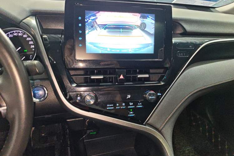 Used Toyota Camry 2021 Dual-Motor 2.5 HGVP Leading Edition Audio And AC Panel