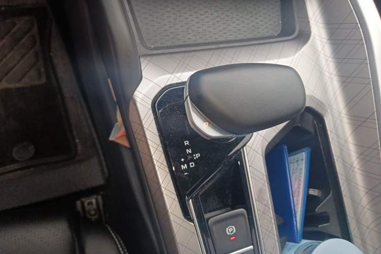 Used Geely Auto Preface 2023 2.0TD Luxury Version Gear Lever