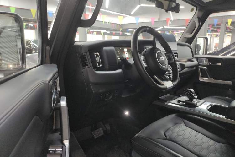 Used 212 T01 2024 2.0T Mechanic
