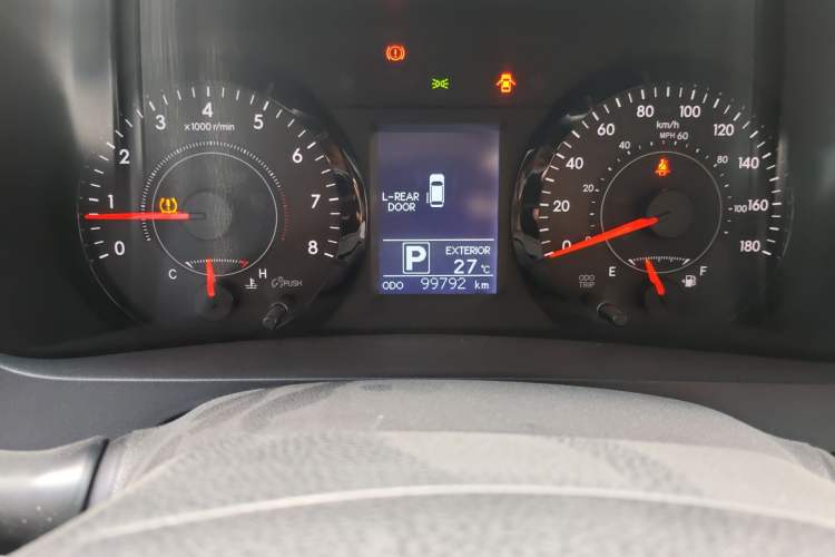 Used Toyota SIENNA  Odometer Close Up
