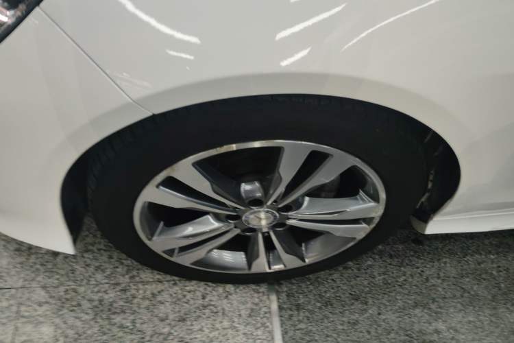 Used Mercedes-Benz E-Class 2015 Facelift E 200 L Sport Edition
