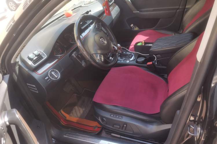 Used Volkswagen Magotan 2013 2.0 TSI Prestige Model Left Front Seat