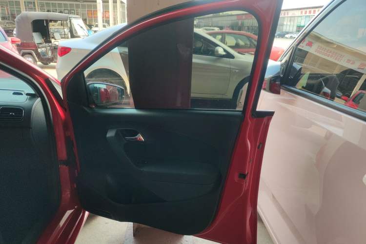 Used Volkswagen Polo 2016 1.6L Automatic Comfort Model