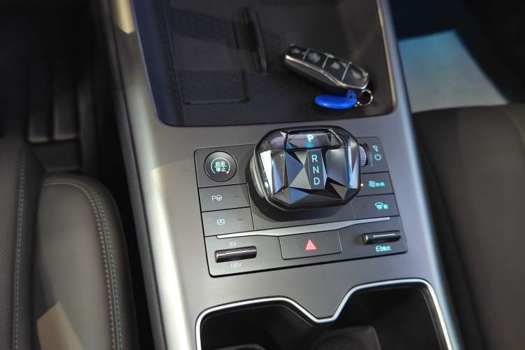 Used BYD Song Pro New Energy 2025 Second-Generation Intelligent Driving Version DM-i 115KM Superior Trim Gear Lever