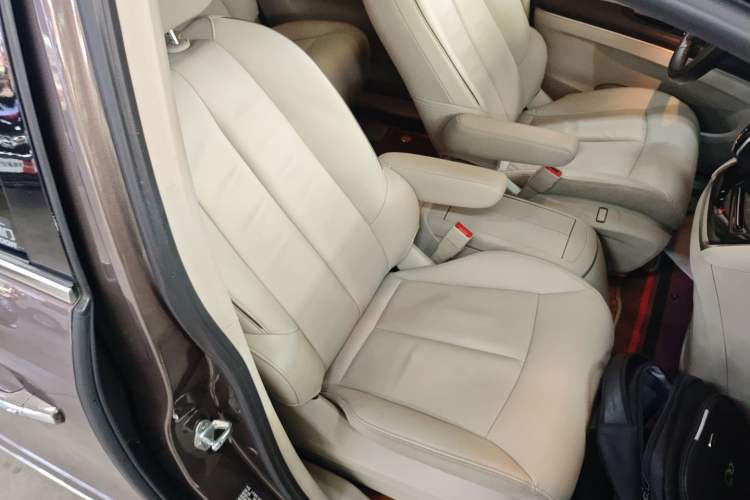 Used Buick GL8 2021 Land Cruiser Executive Class 652T Luxury Model