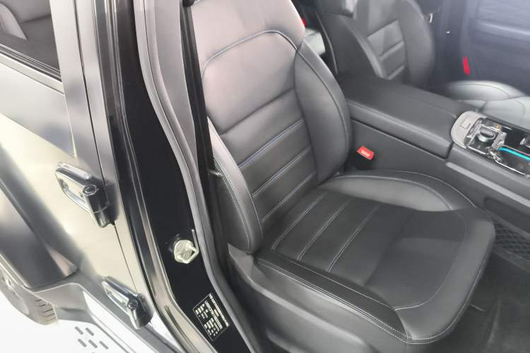 Used BAIC Off-Road BJ40 2023 2.0D Automatic Four-Wheel Drive Blade Hero Edition Adventurer Type Right Front Seat