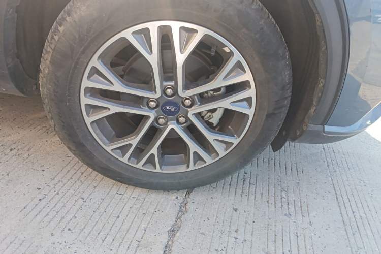 Used Ford Escape 2020 EcoBoost 245 Two-Wheel-Drive Titanium Edition
