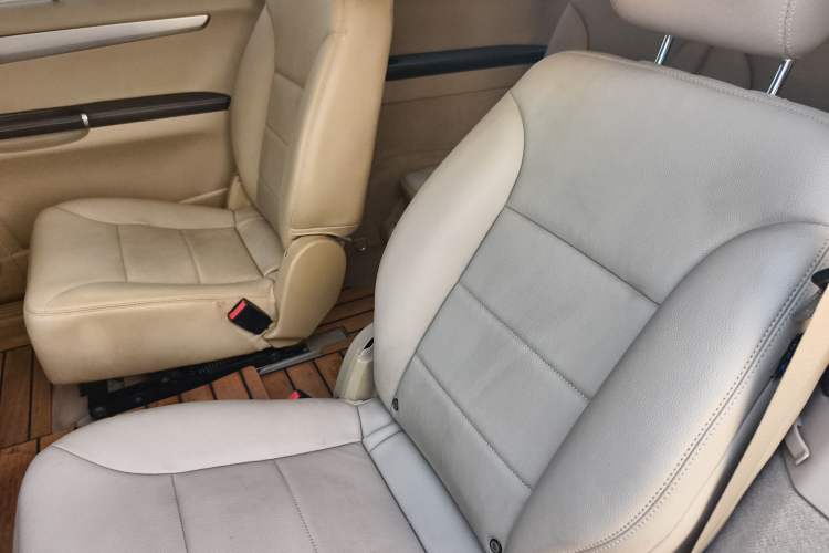 Used Mercedes-Benz R-Class 2011 R 300 L Business Model Left Rear Seat