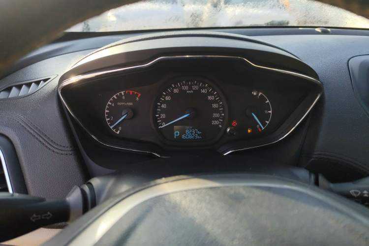 Used Ford Escort 2015 1.5L Automatic Fashion Model