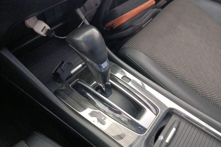 Used Honda Jade 2017 1.8L automatic Comfort version 5 seats
