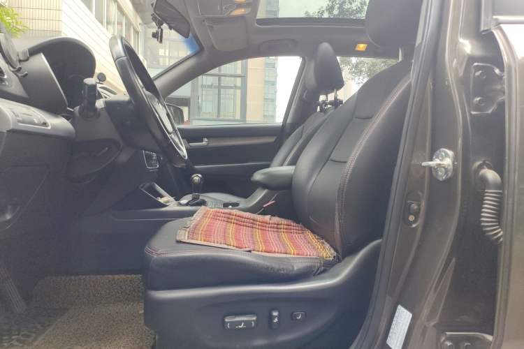 Used Kia Sorento 2013 2.4L 7-Seater Gasoline Comfort Version China IV Standard