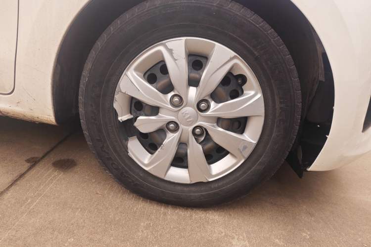 Used Kia Pegas 2017 1.4L Manual Fashion Edition Smart Right Front Wheel Hub