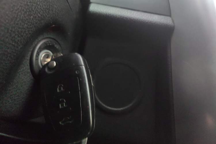 Used Bestune X80 2013 2.0L automatic comfort version
