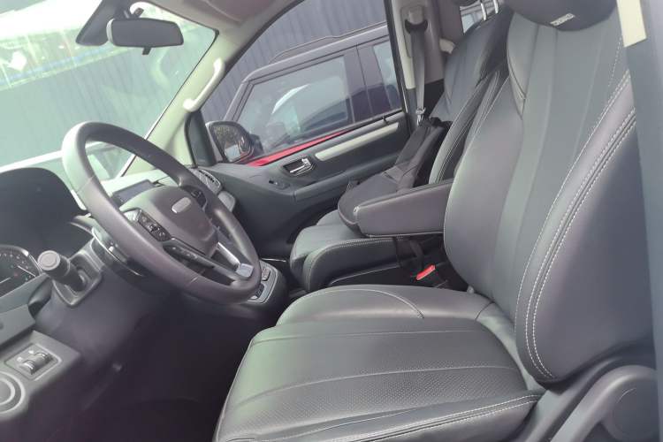 Used SAIC MAXUS G10 2022 2.0T Automatic Smart Enjoyment Version Gasoline 7 Seats