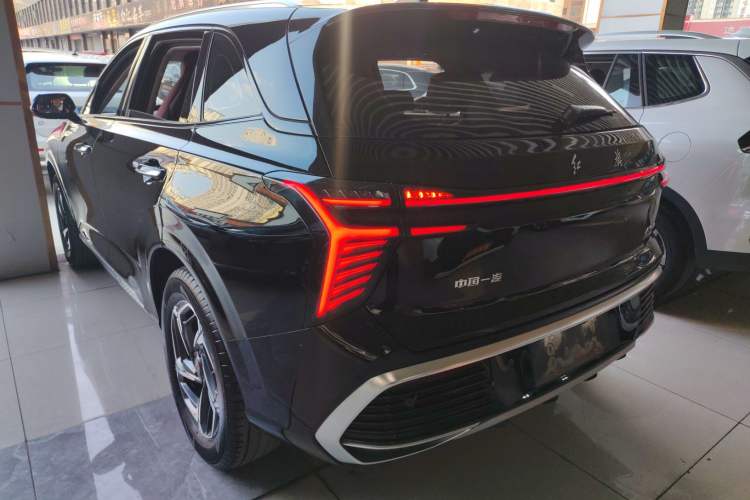 Used Hongqi HS3 2023 1.5T Two-Wheel Drive Shanwei Edition