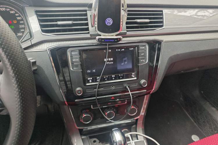 Used Volkswagen Passat 2017 330TSI DSG Luxury Edition Audio And AC Panel