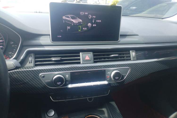 Used Audi A4L 2019 40 TFSI Fashion Version China V Audio And AC Panel