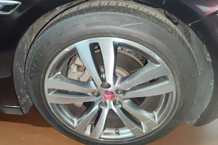 Used Jaguar XJ 2014 XJL 3.0 SC Four-Wheel-Drive Flagship Business Edition Right Front Wheel Hub
