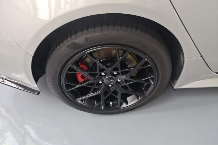 Used Jaguar XEL 2024 2.0T 250 PS R-DYNAMIC S Advanced Sport Edition Right Rear Wheel Hub