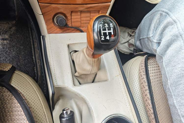 Used BYD F3 2012 Energy-Saving Edition 1.5L Manual Standard Model
