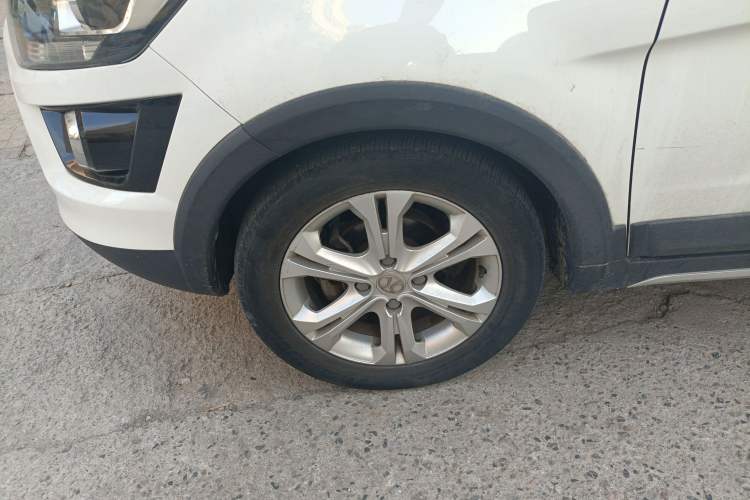 Used BAIC Senova X25 2015 1.5L manual Comfort trim level
