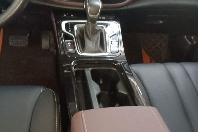 Used GAC Trumpchi M6 2023 PRO 270T DCT Elite Edition Gear Lever