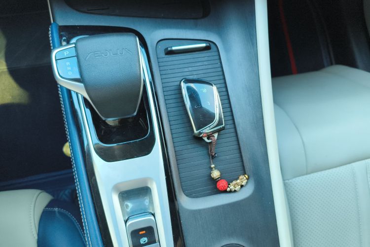 Used Dongfeng Aeolus Huge 2022 Mach Dual-Motor 1.5T MHD Dare-to-Dream Edition
