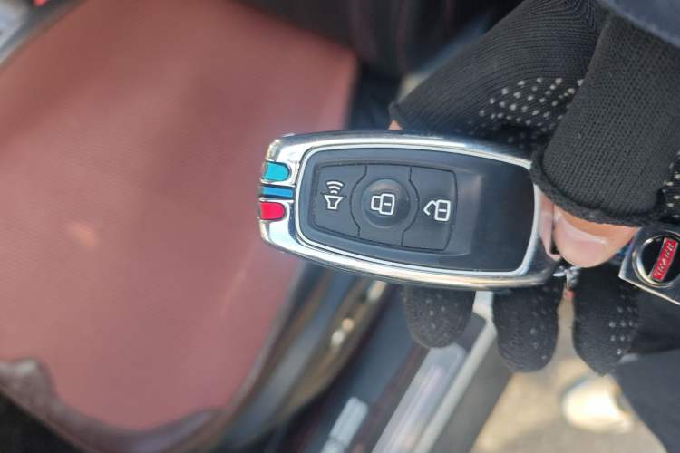 Used Haval H6 2015 Sport Edition 1.5T Automatic Two-Wheel Drive Luxury Model Vehicle Key