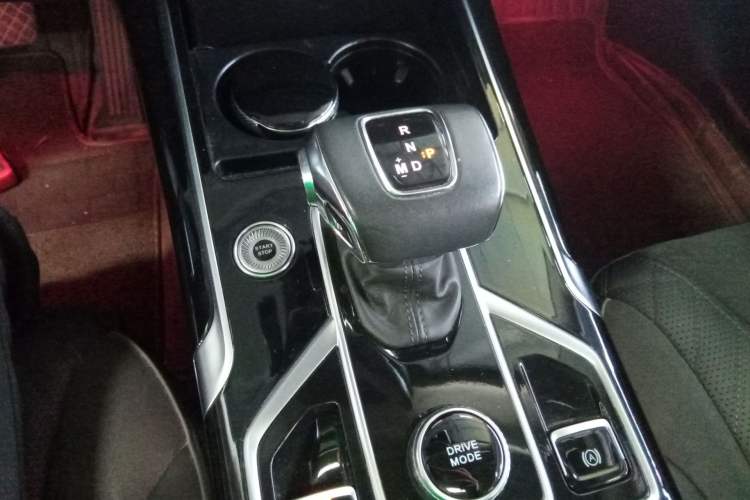 Used Hongqi HS5 2022 Revised Version 2.0T Smart Connect Flagship Edition
