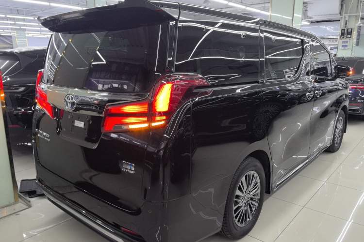 Used Toyota Alphard 2023 Dual-Motor 2.5L Premium Golden Edition