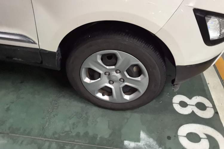 Used Ford EcoSport 2018 1.5L Automatic Elite Edition Right Front Wheel Hub