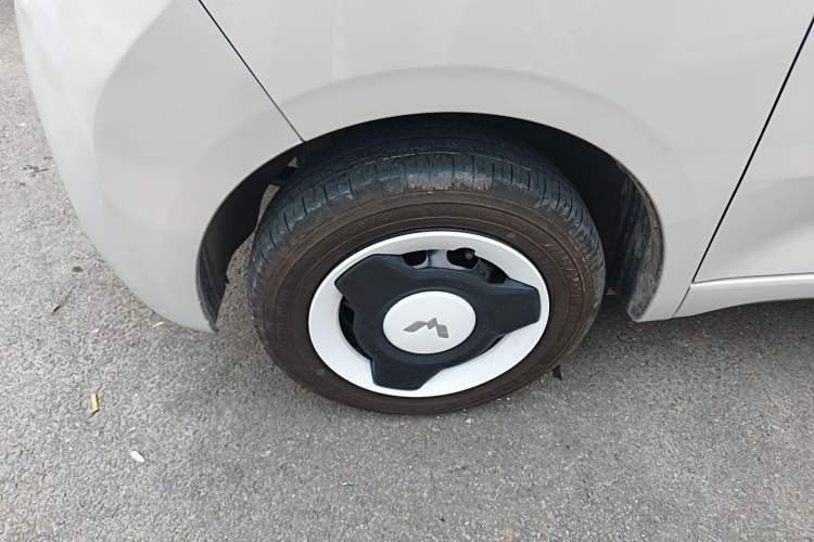 Used Wuling Hongguang MINIEV 2024 3rd Generation 215km Youth Edition Left Front Wheel Hub