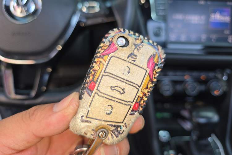 Used Volkswagen Tiguan L 2017 330TSI Automatic Two-Wheel Drive Luxury Edition Vehicle Key