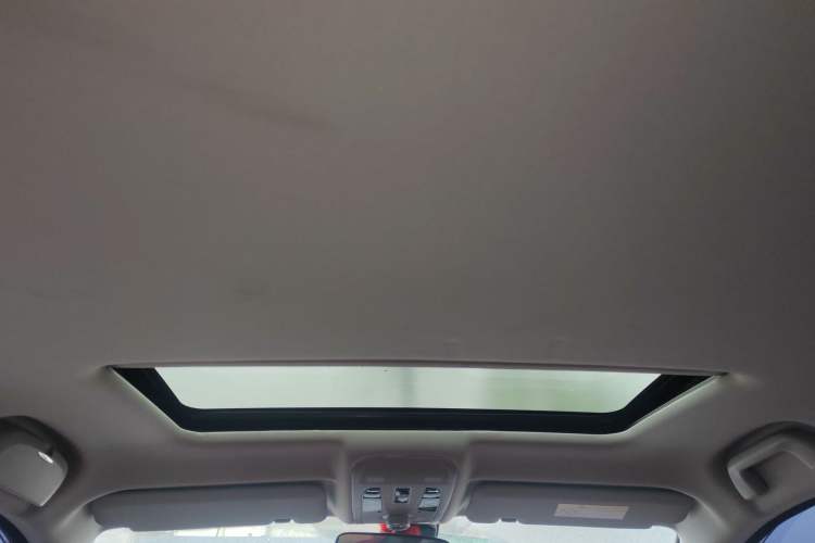 Used Haval H2 2017 Blue Label 1.5T Manual Two-Wheel Drive Luxury Model Headliner