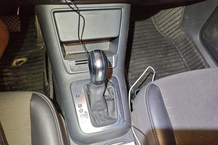 Used Volkswagen Tiguan L 2017 300TSI Automatic Two-Wheel Drive Silk Road Luxury Edition
